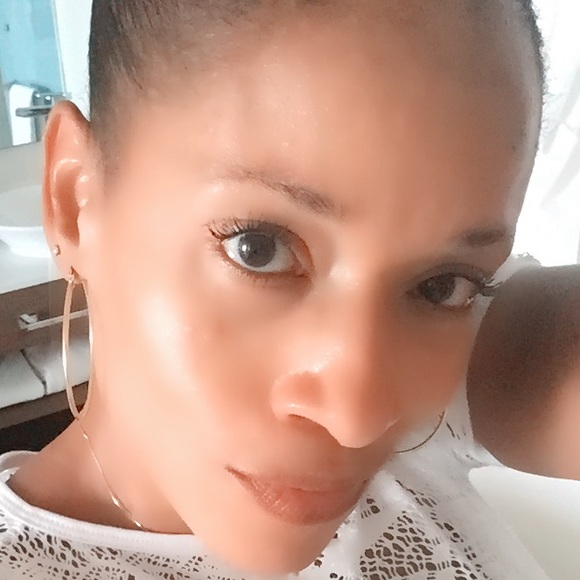 Meet your Posher, Andrea - Picture 3 of 5